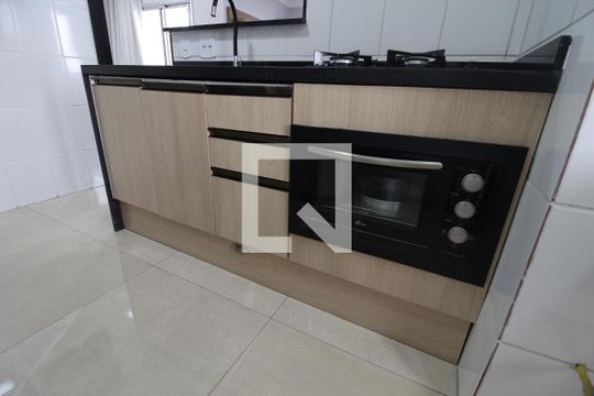 Cozinha de apartamento para alugar com 1 quarto, 50m² em Cidade Líder, São Paulo