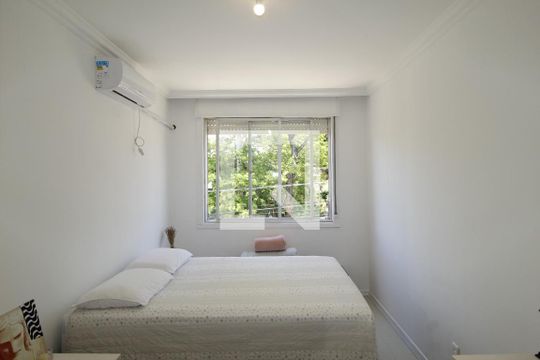 Quarto 1 de apartamento à venda com 2 quartos, 51m² em Jardim do Salso, Porto Alegre