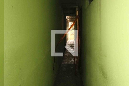 Corredor de casa à venda com 1 quarto, 150m² em Vila California, São Paulo