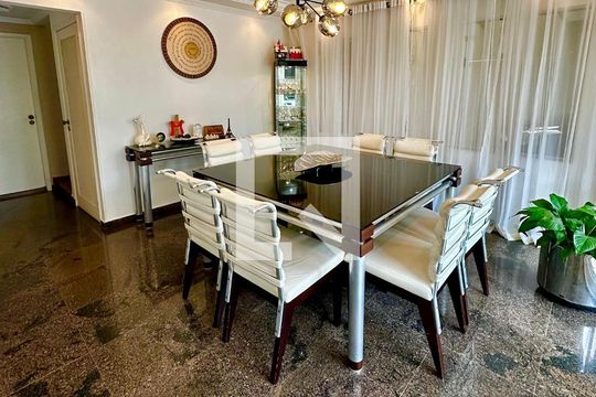 Casa à venda com 4 quartos, 350m² em Parque dos Passaros, São Bernardo do Campo
