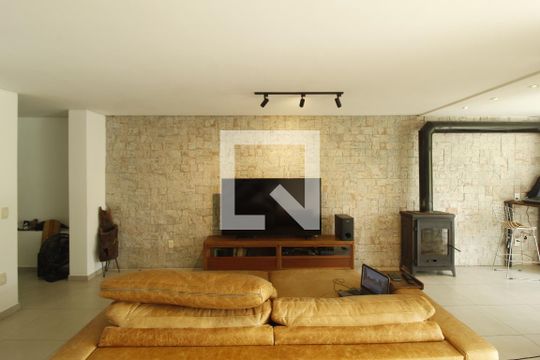 Sala de casa à venda com 3 quartos, 268m² em Vila Jardim, Porto Alegre
