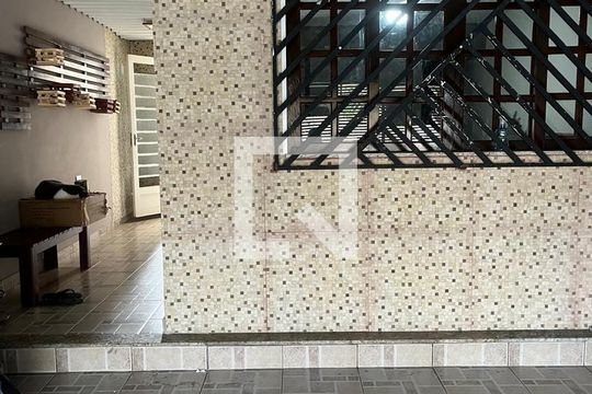 Casa à venda com 3 quartos, 260m² em Piraporinha, Diadema
