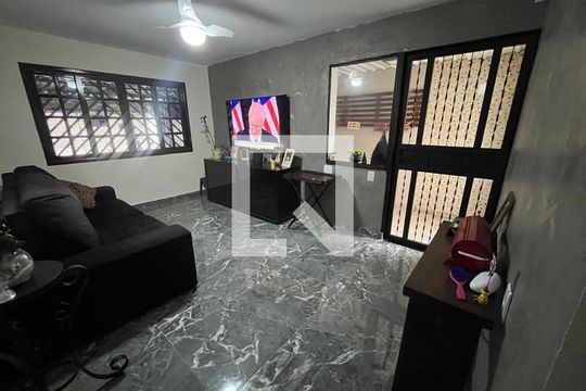 Casa à venda com 3 quartos, 260m² em Piraporinha, Diadema