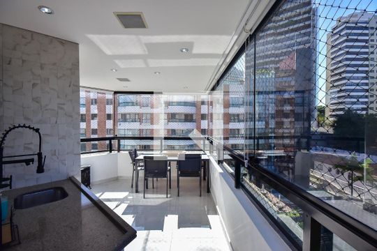 Varanda Gourmet	 de apartamento para alugar com 3 quartos, 228m² em Real Parque, São Paulo