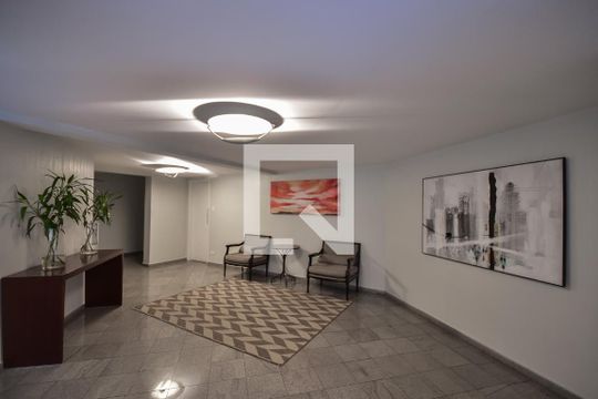 Hall Social de apartamento para alugar com 3 quartos, 228m² em Real Parque, São Paulo