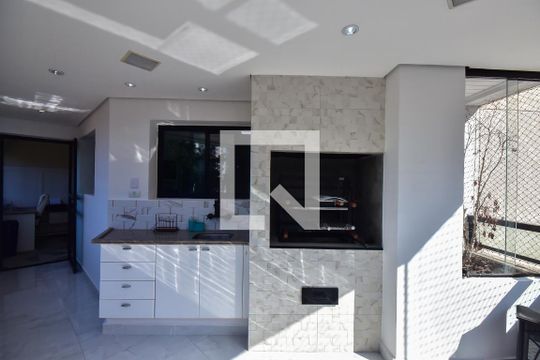 Varanda Gourmet	 de apartamento para alugar com 3 quartos, 228m² em Real Parque, São Paulo