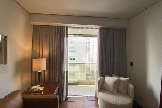 Sala de apartamento para alugar com 1 quarto, 60m² em Itaim Bibi, São Paulo