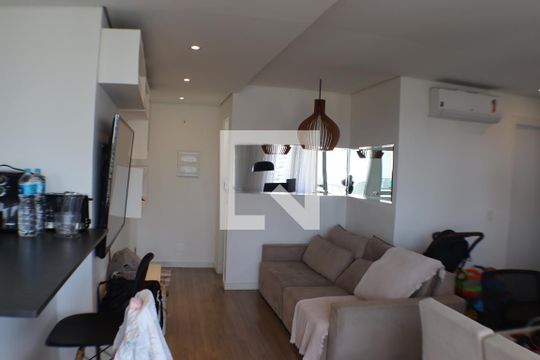 Sala de apartamento para alugar com 2 quartos, 69m² em Alphaville Empresarial, Barueri