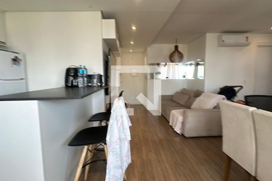 Sala de apartamento para alugar com 2 quartos, 69m² em Alphaville Empresarial, Barueri