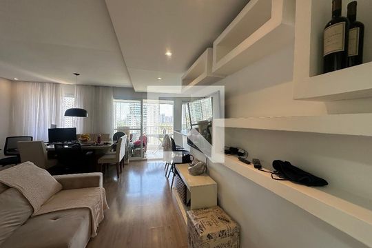 Sala de apartamento para alugar com 2 quartos, 69m² em Alphaville Empresarial, Barueri