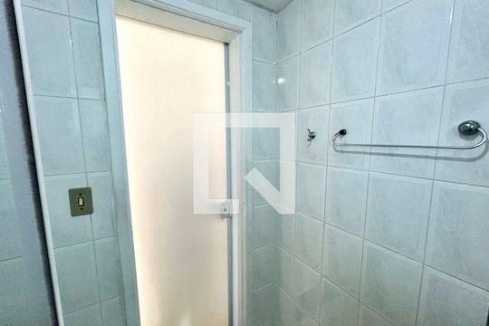 Banheiro de apartamento à venda com 3 quartos, 58m² em Ponte Grande, Guarulhos