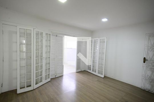 Casa à venda com 2 quartos, 200m² em Vila Mariana, São Paulo