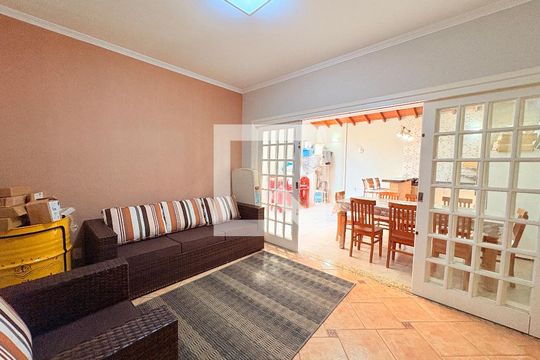 Sala de casa à venda com 3 quartos, 200m² em Vila de Vecchi, Jundiaí