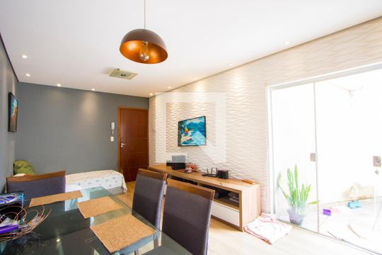 Sala de apartamento para alugar com 3 quartos, 80m² em Jardim Aclimacao, Santo André