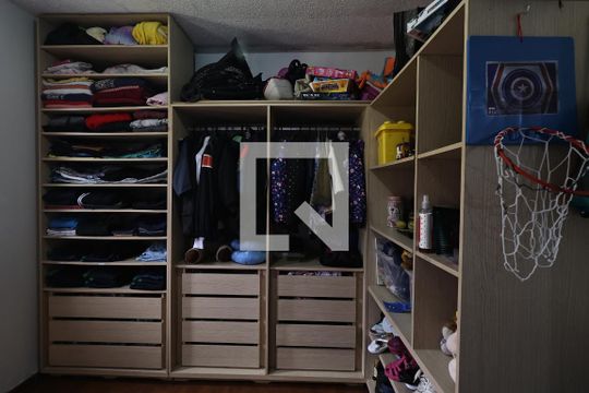 Quarto 1 de apartamento para alugar com 2 quartos, 60m² em Jardim Alzira Franco, Santo André