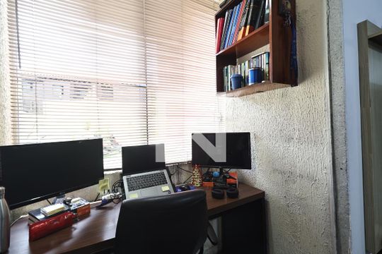 Sala de apartamento para alugar com 2 quartos, 60m² em Jardim Alzira Franco, Santo André