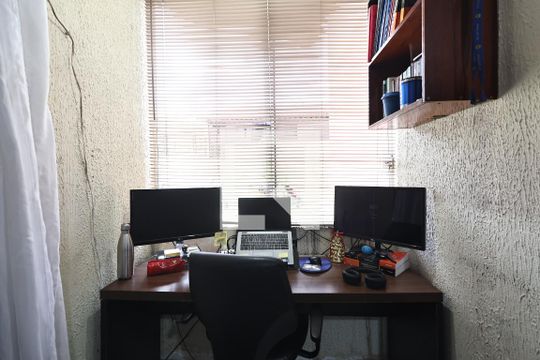 Sala de apartamento para alugar com 2 quartos, 60m² em Jardim Alzira Franco, Santo André