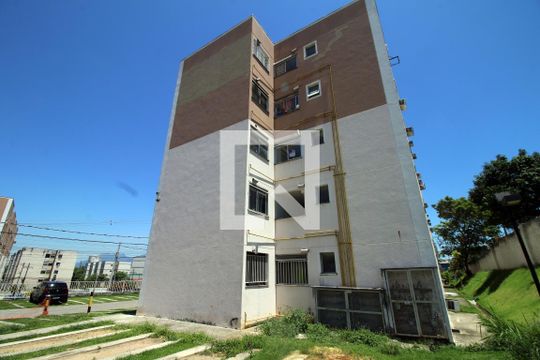 Fachada do bloco de apartamento para alugar com 2 quartos, 45m² em Pavuna, Rio de Janeiro