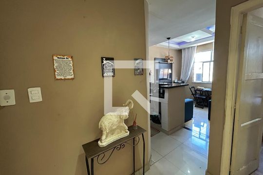 Hall de entrada de apartamento à venda com 1 quarto, 44m² em Encantado, Rio de Janeiro