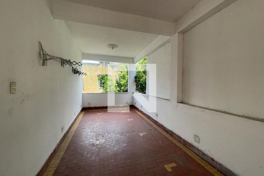 Área de Serviço de casa para alugar com 2 quartos, 220m² em Parque Pauliceia, Duque de Caxias