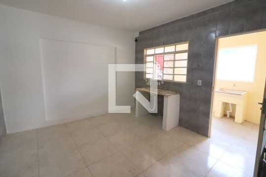 Cozinha de casa à venda com 1 quarto, 40m² em Santo Antônio, Osasco