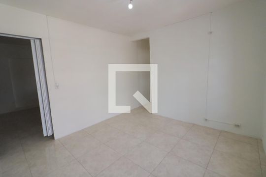 Sala/Quarto de casa à venda com 1 quarto, 40m² em Santo Antônio, Osasco