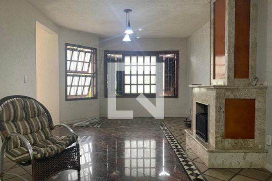 Sala de casa à venda com 5 quartos, 350m² em Rondônia, Novo Hamburgo