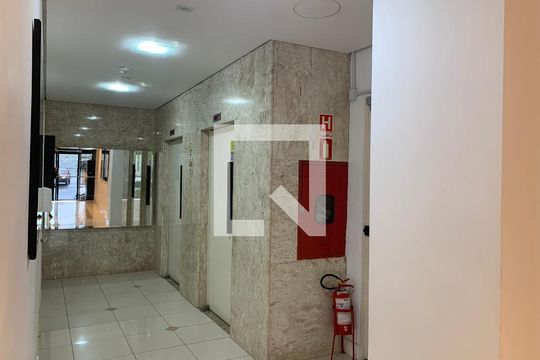 Entrada de apartamento à venda com 2 quartos, 93m² em Industrial, Novo Hamburgo