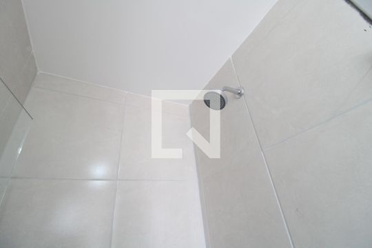 Banheiro Social de apartamento à venda com 3 quartos, 56m² em Jardim Santo Antoninho, São Paulo