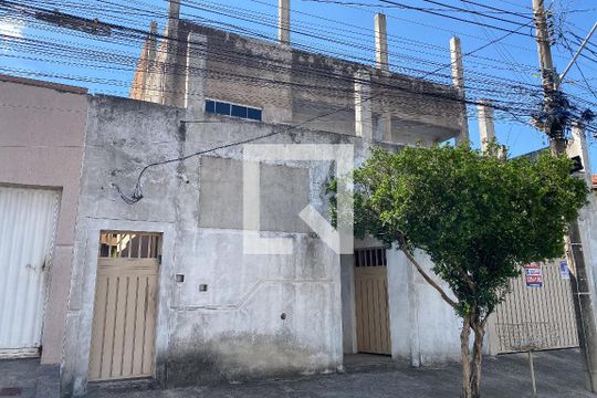 Casa à venda com 6 quartos, 300m² em Novo Riacho, Contagem
