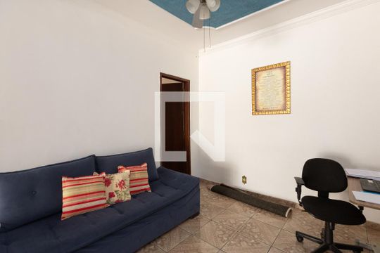 Casa à venda com 6 quartos, 300m² em Novo Riacho, Contagem