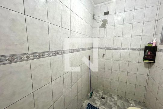 Banheiro 2 de casa à venda com 3 quartos, 200m² em Jardim America, Guarulhos