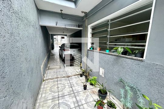 Garagem de casa à venda com 3 quartos, 200m² em Jardim America, Guarulhos