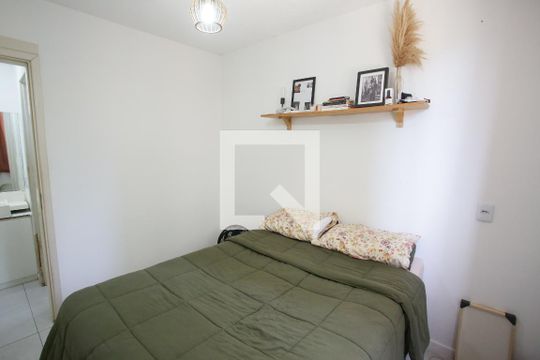 Quarto 1 de apartamento para alugar com 2 quartos, 55m² em Taquara, Rio de Janeiro