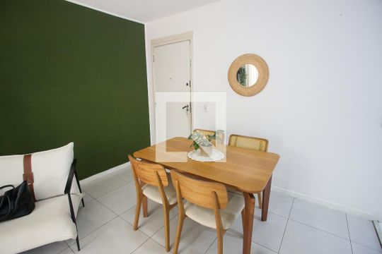 Sala de apartamento para alugar com 2 quartos, 55m² em Taquara, Rio de Janeiro