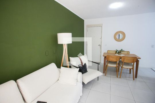 Sala de apartamento para alugar com 2 quartos, 55m² em Taquara, Rio de Janeiro