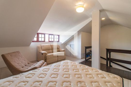 Quarto 1 de casa à venda com 4 quartos, 154m² em Guarujá, Porto Alegre