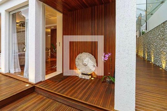 Casa à venda com 3 quartos, 1000m² em Pacaembu, São Paulo
