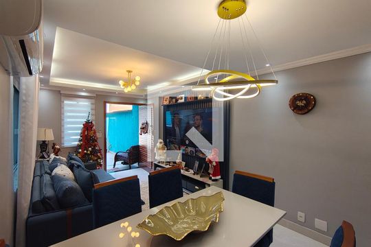 Sala de casa de condomínio à venda com 4 quartos, 190m² em Anil, Rio de Janeiro
