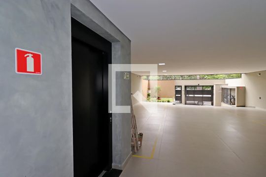 Elevador de apartamento à venda com 2 quartos, 40m² em Vila Metalúrgica, Santo André
