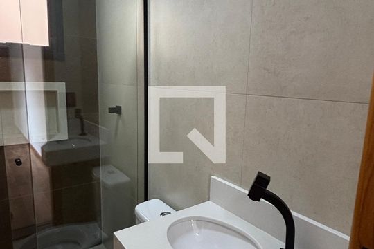 Banheiro de apartamento à venda com 2 quartos, 80m² em Vila Metalúrgica, Santo André