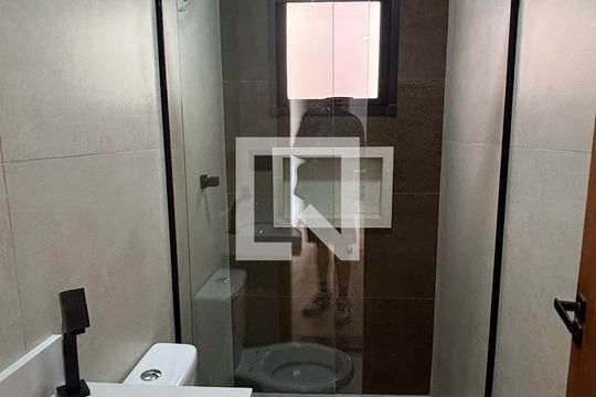 Banheiro de apartamento à venda com 2 quartos, 79m² em Vila Metalúrgica, Santo André