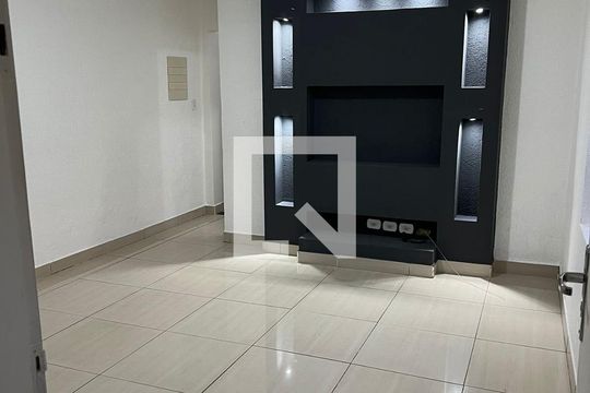 Sala de casa à venda com 3 quartos, 220m² em São Lucas, São Paulo