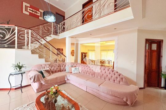 Sala de casa de condomínio à venda com 5 quartos, 500m² em Jardim Tarumã, Jundiaí