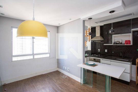 Sala de apartamento à venda com 2 quartos, 44m² em Canhema, Diadema