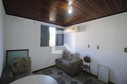 Sala de apartamento para alugar com 2 quartos, 45m² em Rubem Berta, Porto Alegre