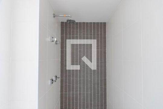 Banheiro de kitnet/studio para alugar com 1 quarto, 33m² em Brooklin, São Paulo
