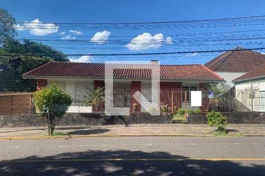 FACHADA de casa para alugar com 4 quartos, 240m² em Hamburgo Velho, Novo Hamburgo