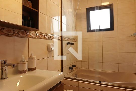 Quarto 1 - Suíte Banheiro  de casa à venda com 3 quartos, 222m² em Alves Dias, São Bernardo do Campo