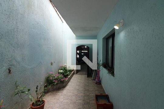 Corredor de casa à venda com 3 quartos, 222m² em Alves Dias, São Bernardo do Campo